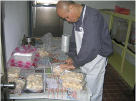 收容人製作黃金餃照片