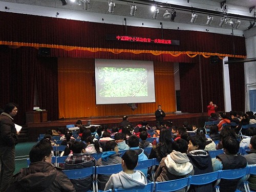 連江地檢署101年度民主深根計畫列車啟動　檢察長洪培根中正學校宣導反賄選