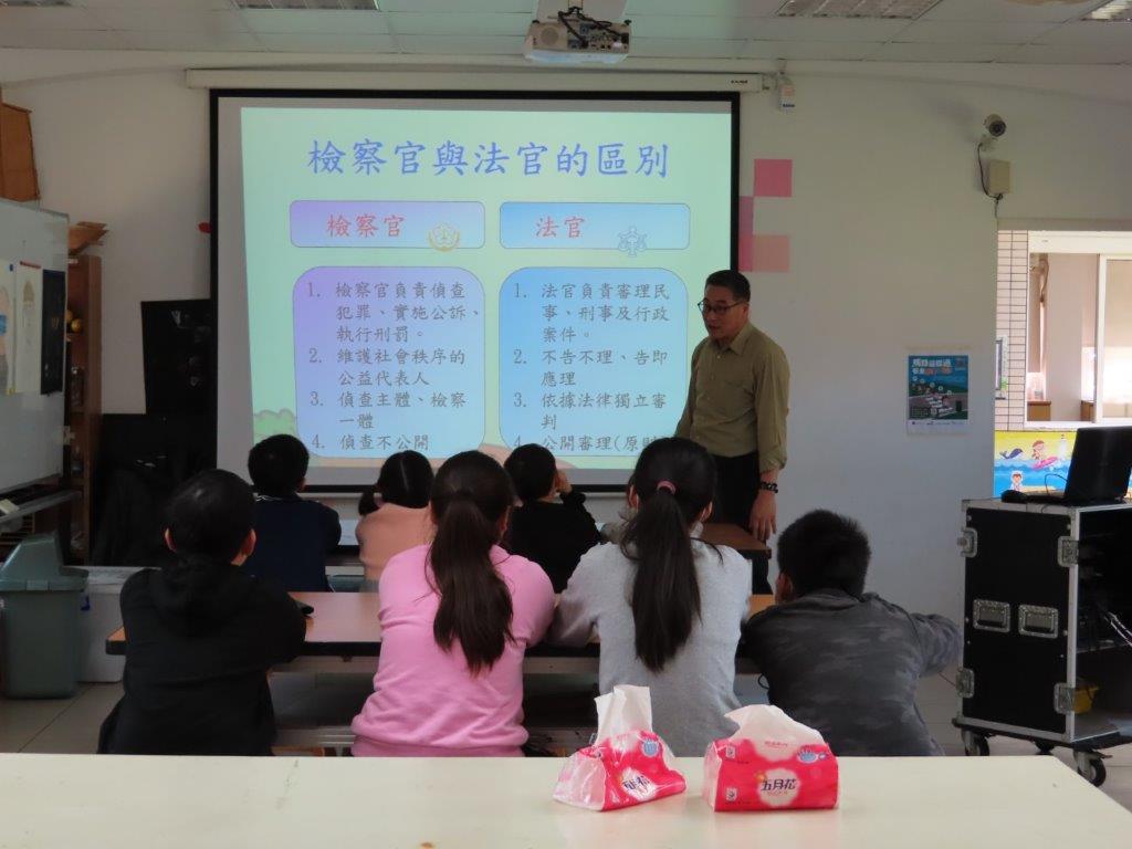 張檢察長赴東莒國小實施校園法律宣導照片 (2)