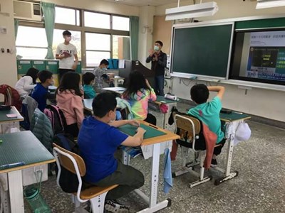 主任檢察官李俊毅赴介壽國小實施法治宣導