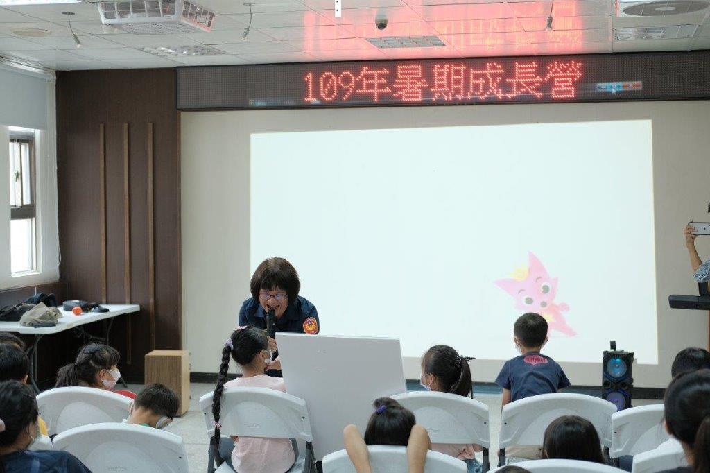 連江縣警局教官課間安排有獎徵答