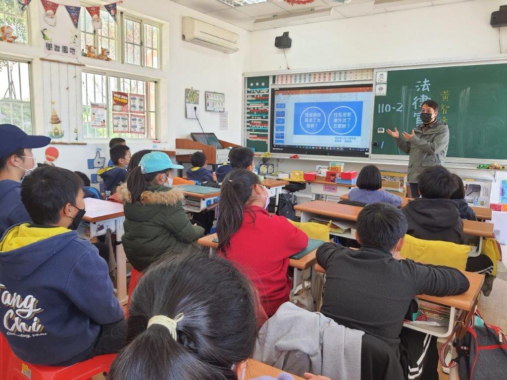 本署檢黃察長智勇赴北竿塘岐國小實施校園法律宣導