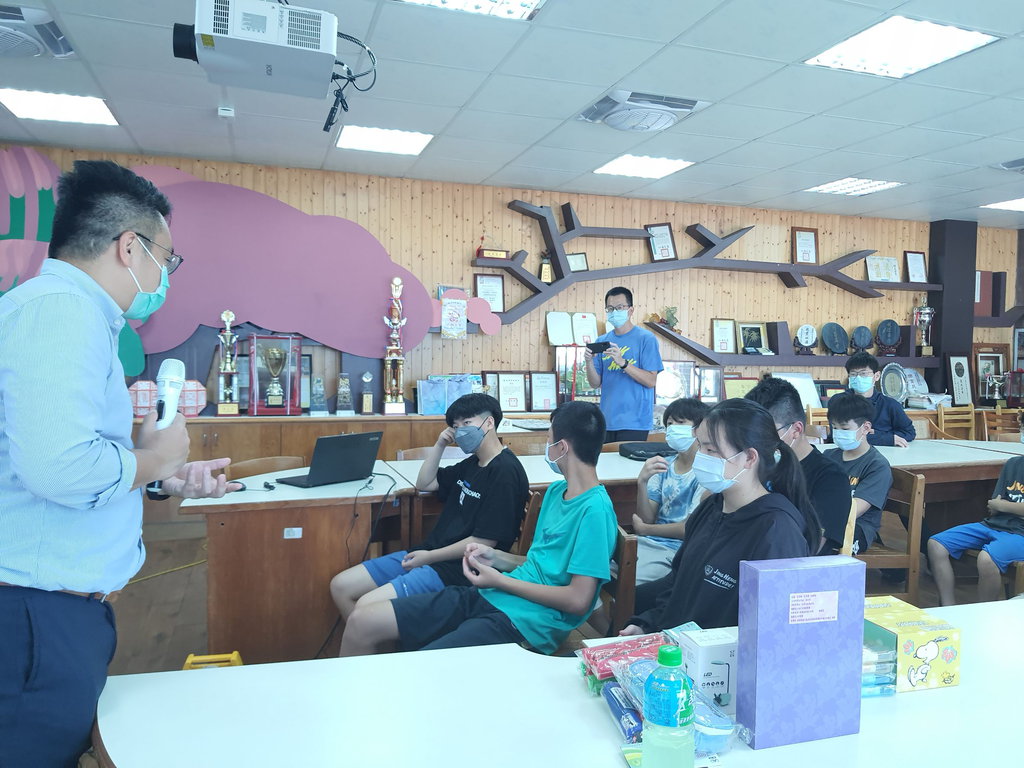 敬恆國中小校園法律宣導及反賄選宣導照片 (6)