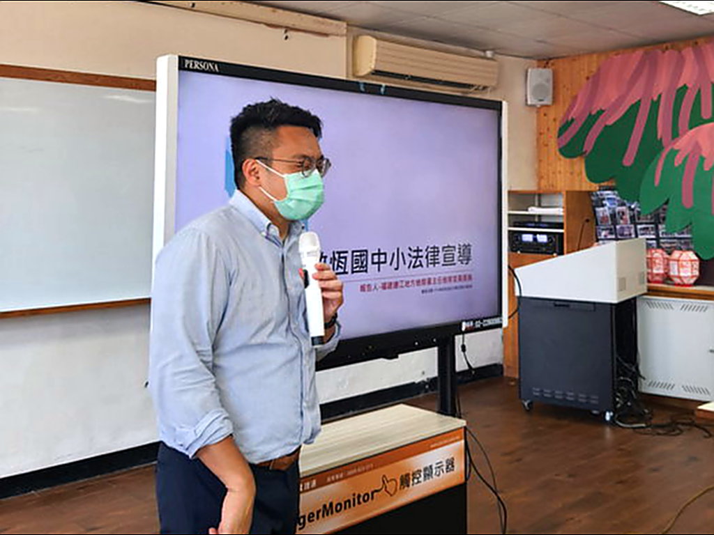 敬恆國中小校園法律宣導及反賄選宣導照片 (7)