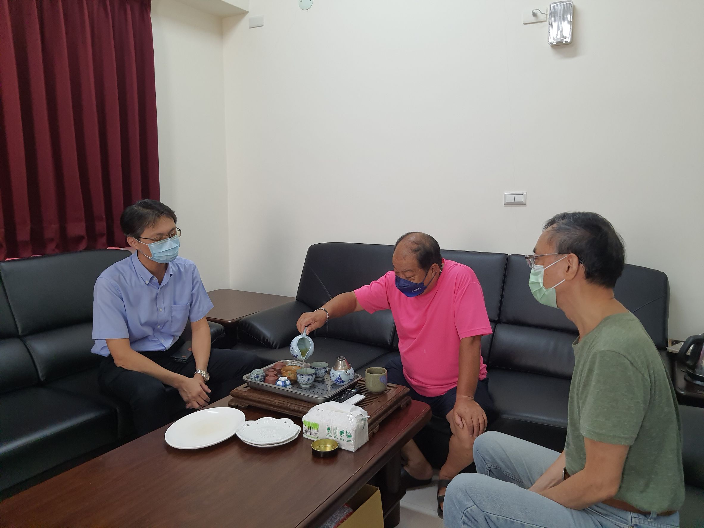 111.09.01檢察長拜會馬資網站長及復興村村長宣導反賄選 (1)
