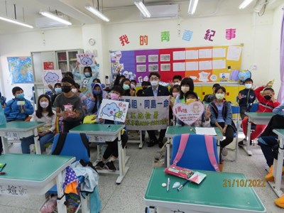 111-10-21 廖主任檢察官赴中正國小實施校園法宣 (5)