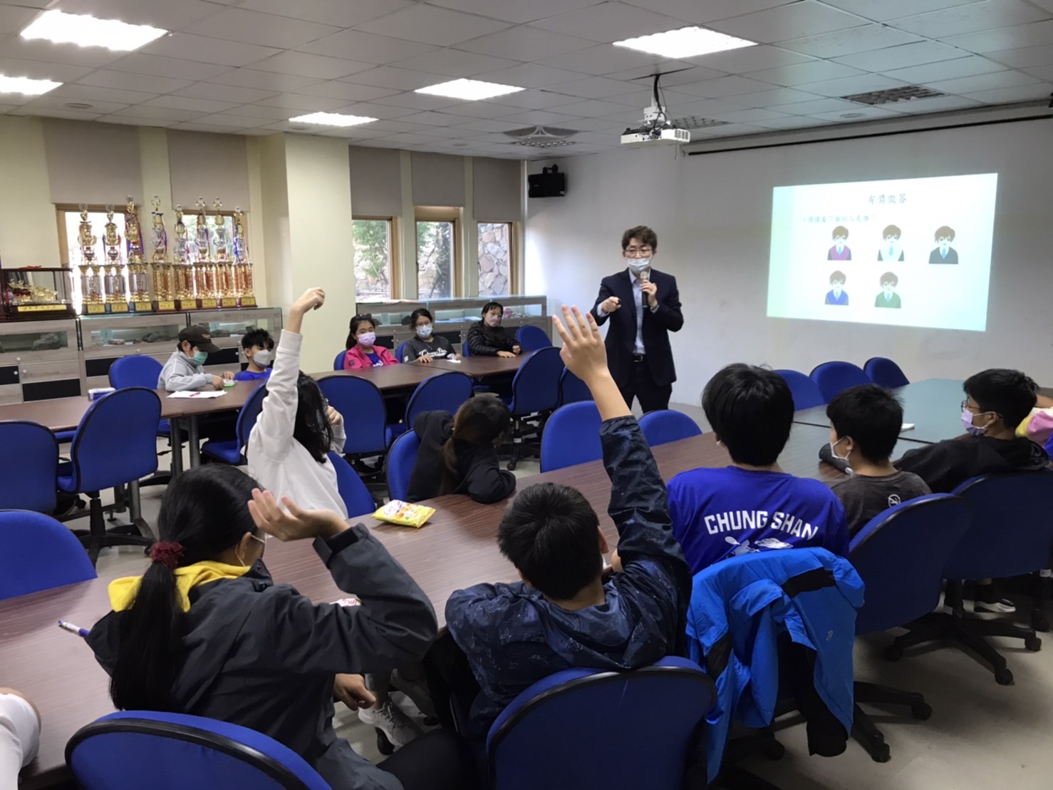 廖主任檢察官於北竿中山國中反賄選宣導 (1)