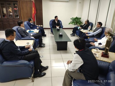 日陪同最高檢察署、金門高分檢長官與連江縣警察局 郭順德警察局長、陳明傑副局長、蔡耀順主任秘書、柯宏宜刑警大隊長於連江縣警察局討論就馬祖地區查賄制暴因應與作為 (1)