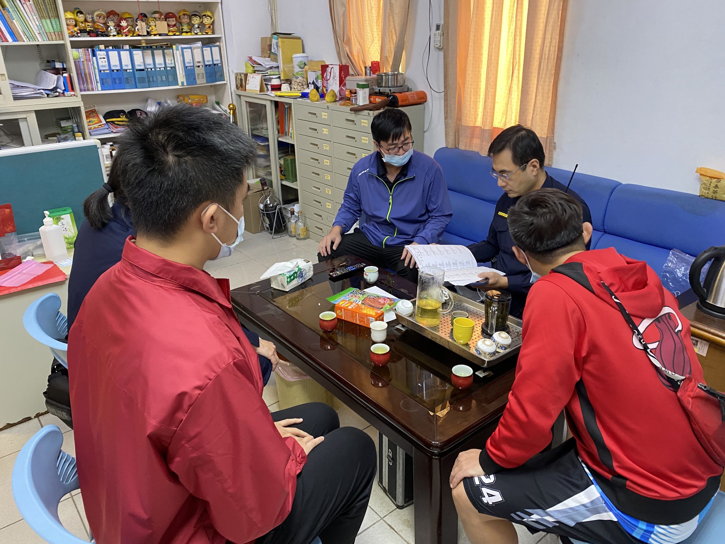 與連江縣警察局至消防局執行未按址居人口查察，並對替代役男宣導反賄選 (1)