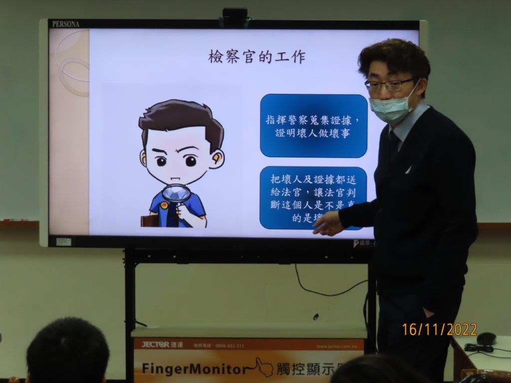 廖主任赴莒光敬恆國中校園法宣 (3)