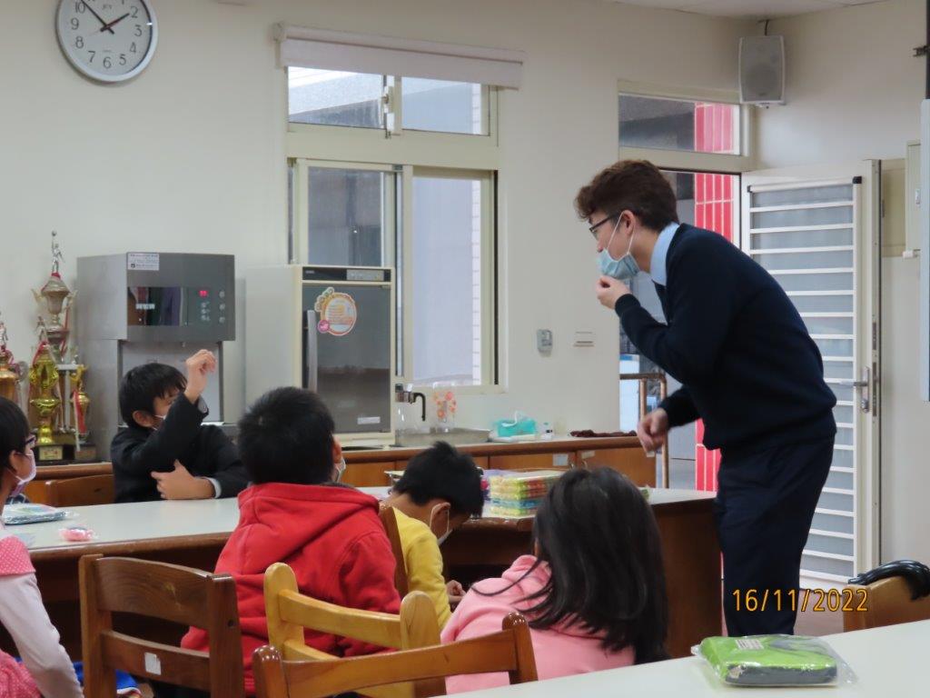 廖主任赴莒光敬恆國中校園法宣 (4)