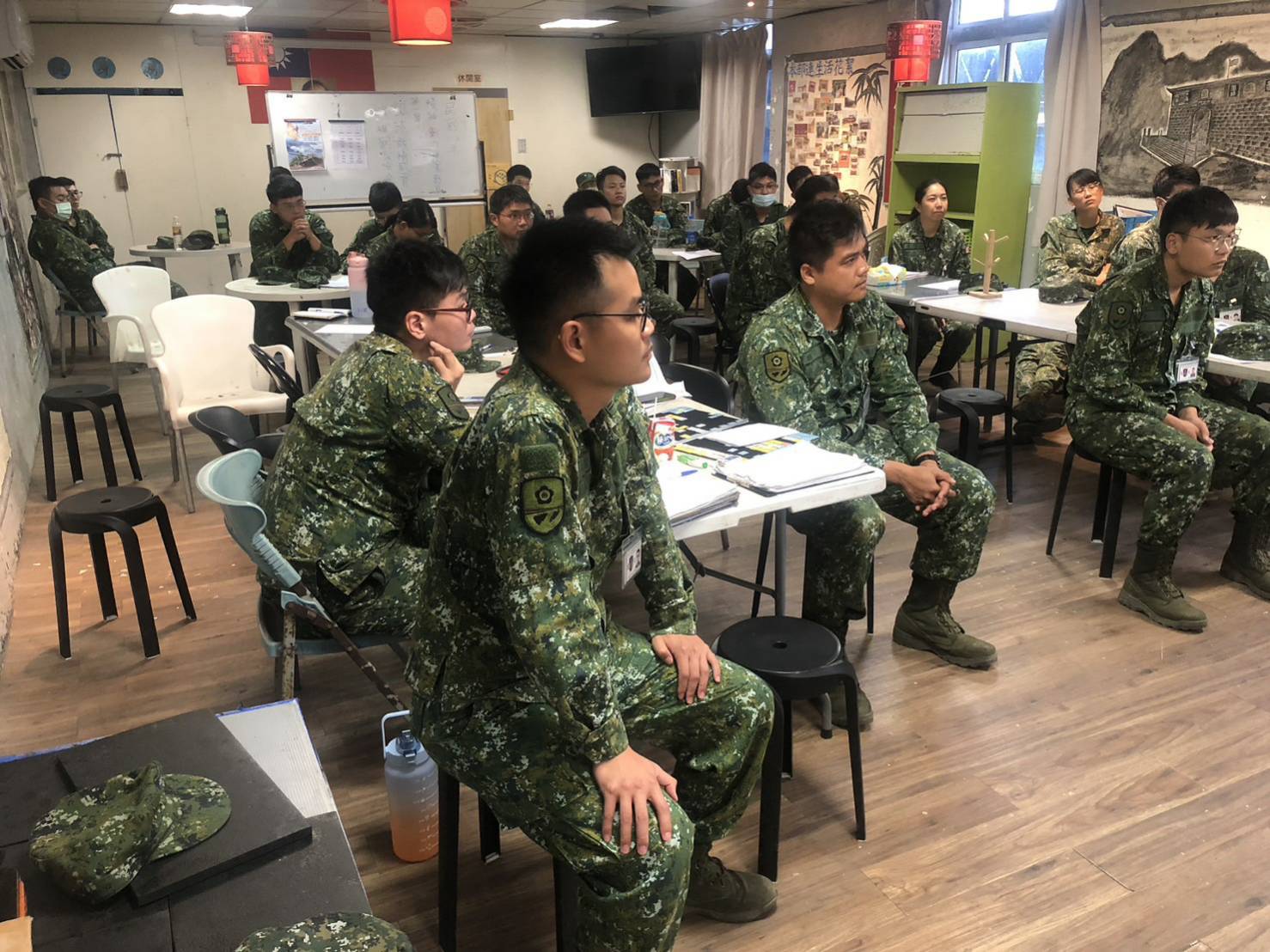 與西莒警察所至莒光守備大隊進行反賄選等法治教育宣導 (1)