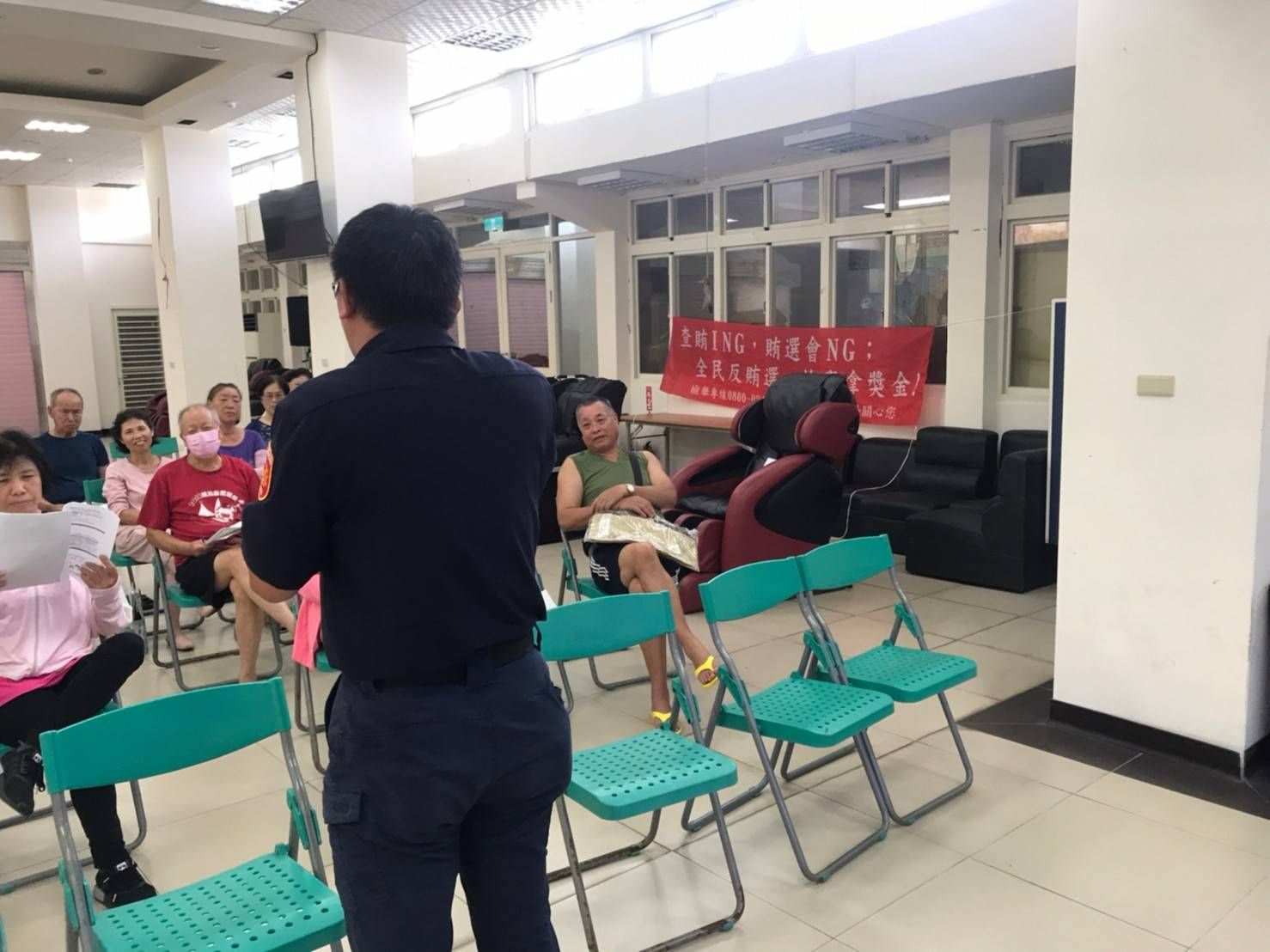 北竿惠民市場活動中心反賄選反詐騙等法律宣導 (1)