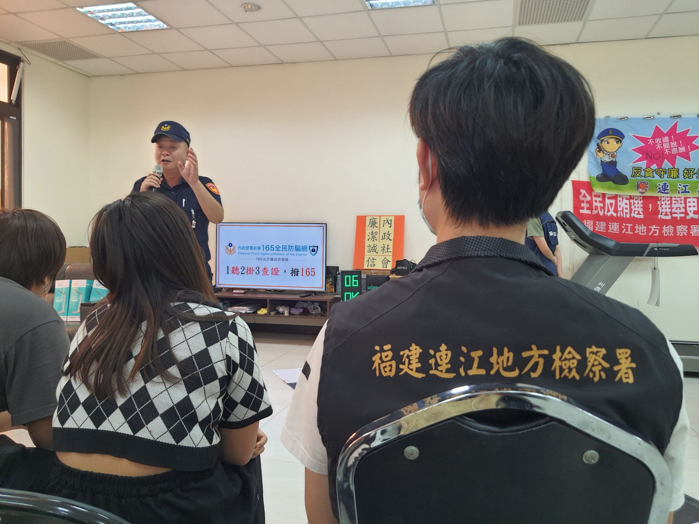 復興村老人活動中心反賄選反毒等法律宣導 (2)