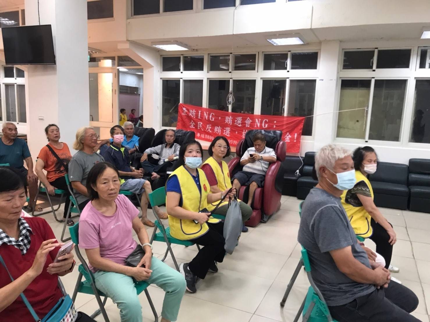 連江地檢與北竿所塘岐老人活動中心反賄宣導 (2)
