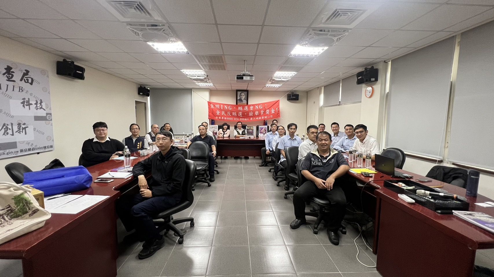 1121024鄭主任檢察官於連江地區安全防護工作執行會報查賄及反賄選宣導 (1)