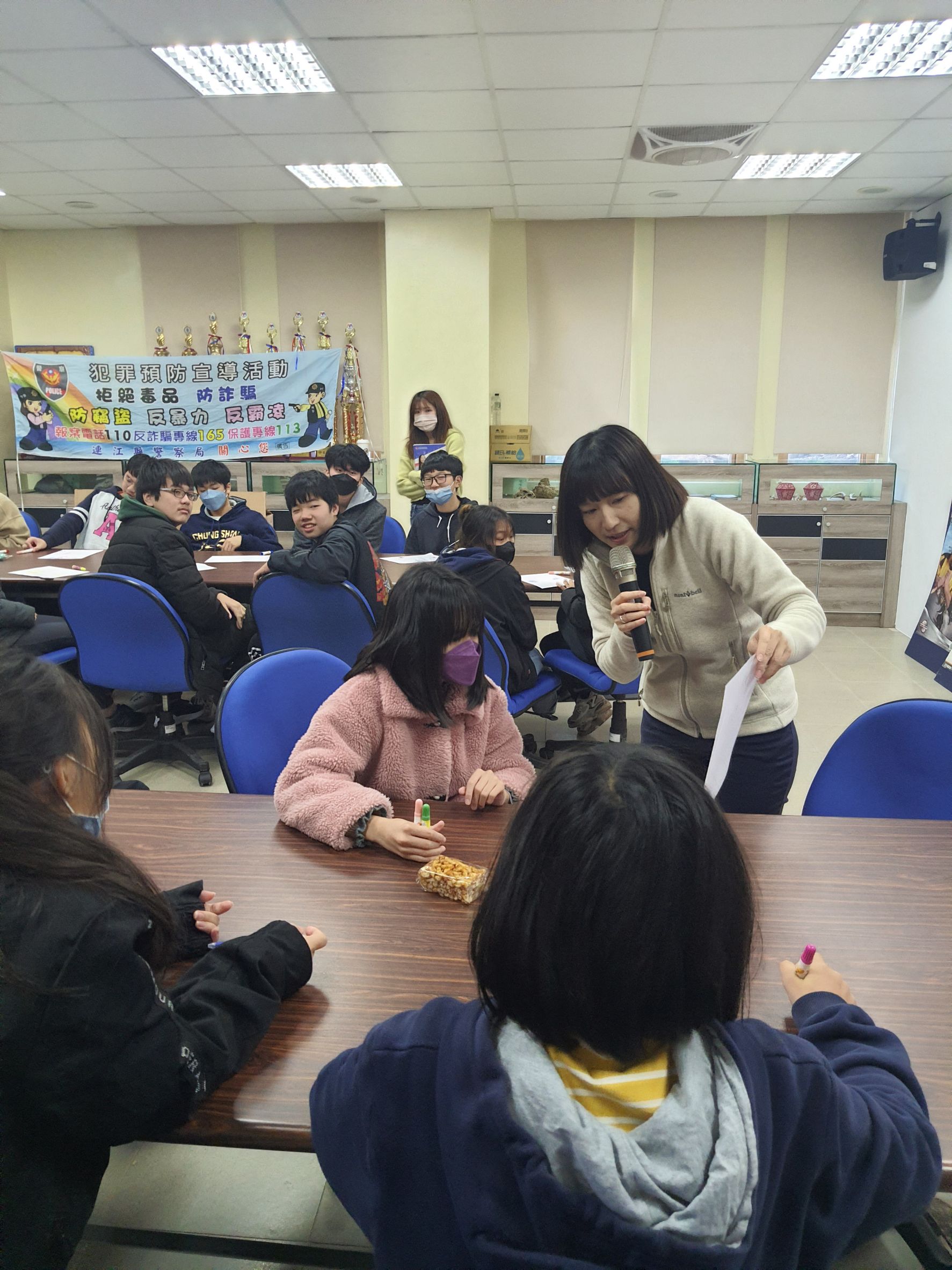 112-12-29與北竿所在中山國中數位性暴力與網路安全反賄選宣導 (4)