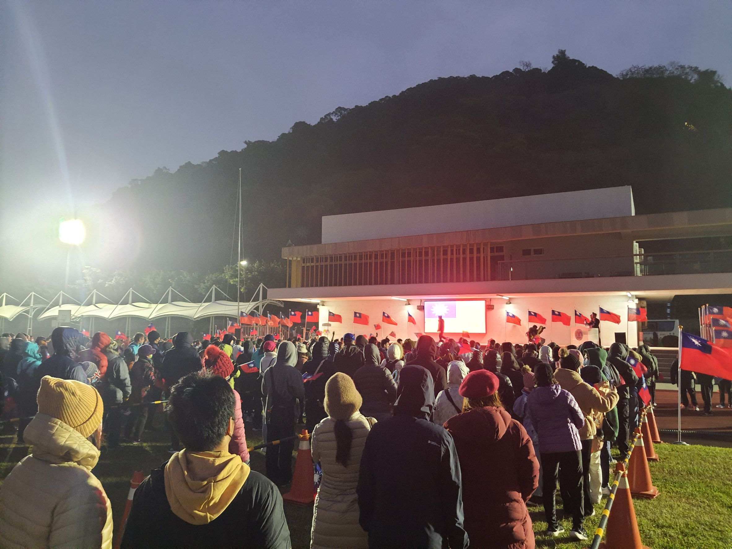 113-01-01元旦升旗反賄選宣導 (1)