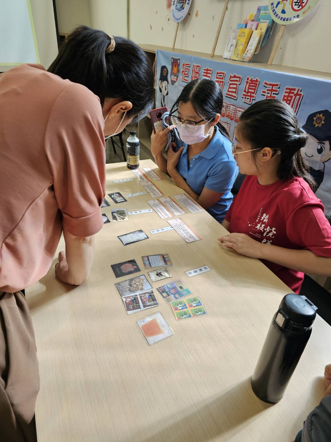 113-08-24連江地檢與連江縣少年輔導委員會於介壽村婦幼中心咖啡手沖課程暨反毒、打詐宣導 (4)