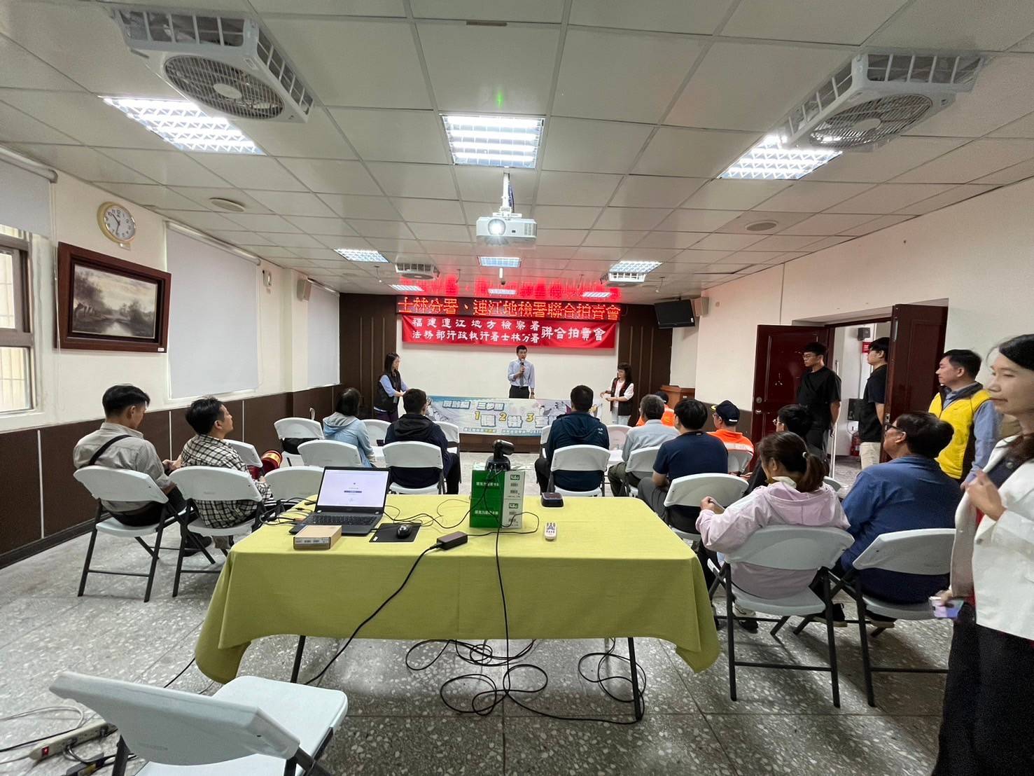 113-11-11連江地檢署於與士林執行分署聯合拍賣會上辦理反詐騙反賄選宣導 (1)