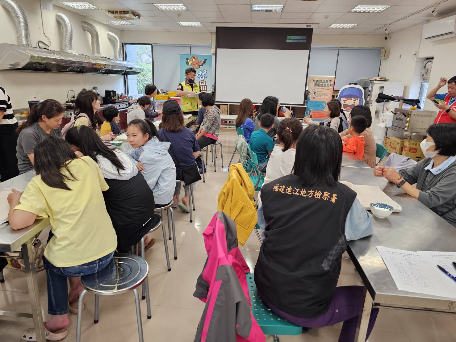 114-04-19於馬祖地質公園協會辦理勞動權益及職場平權活動反詐騙宣導 (1)