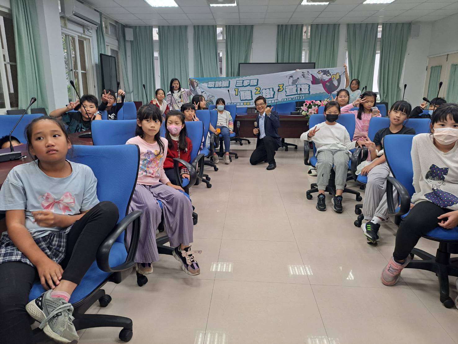 114-10-30連江地檢署介壽國小反詐騙等法律宣導 (2)