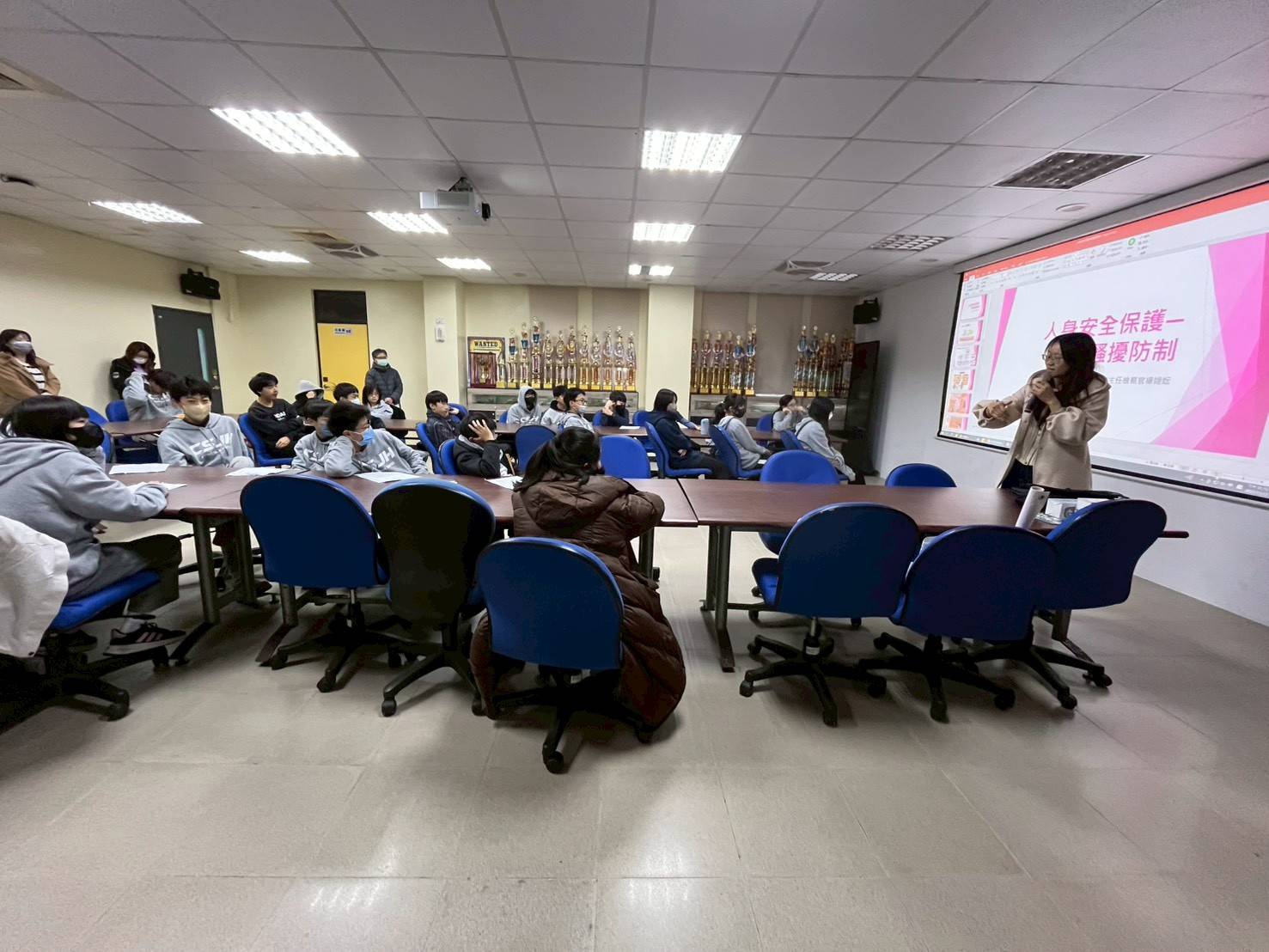 114-12-12連江地檢於中山國中法詐騙等法律宣導 (3)