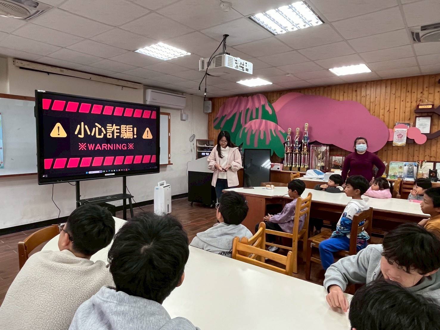 114-12-19連江地檢於敬恆國中反詐騙等法律宣導 (3)